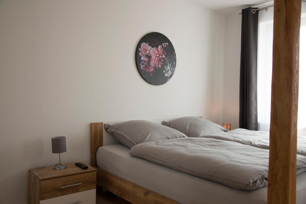 Schoene Grosse Ferienwohnung 79M2 Und 2 Baeder, Zentrumnah, 2Og Erfurt Kültér fotó