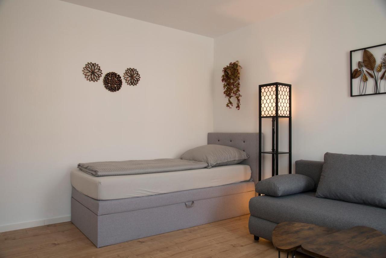 Schoene Grosse Ferienwohnung 79M2 Und 2 Baeder, Zentrumnah, 2Og Erfurt Kültér fotó