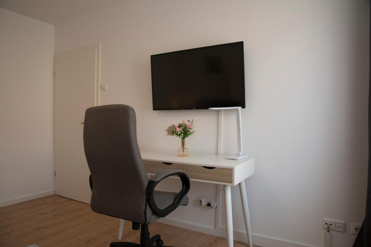 Schoene Grosse Ferienwohnung 79M2 Und 2 Baeder, Zentrumnah, 2Og Erfurt Kültér fotó